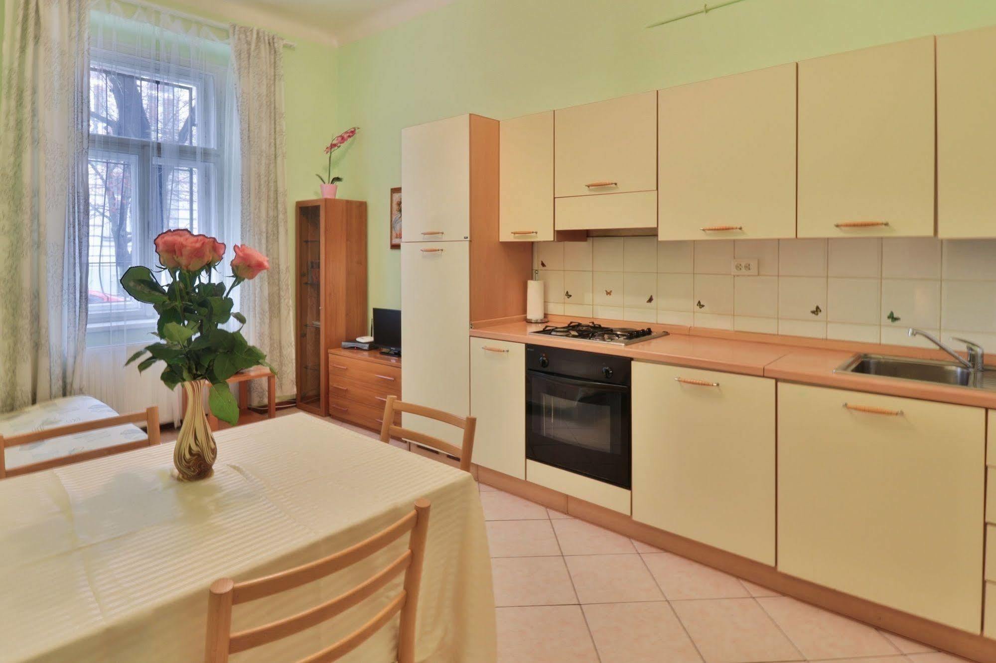 Apartment Na Kozacce 6 Prága Kültér fotó